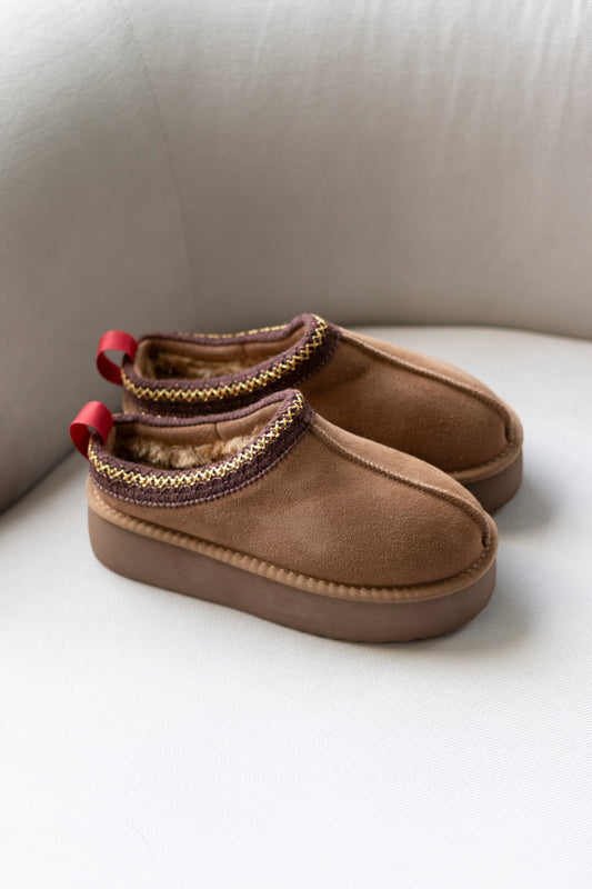 SLIPPER AUS WILDLEDER IN CAMEL