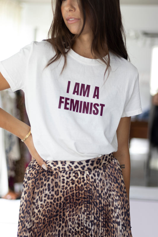 T-SHIRT "FEMINIST“