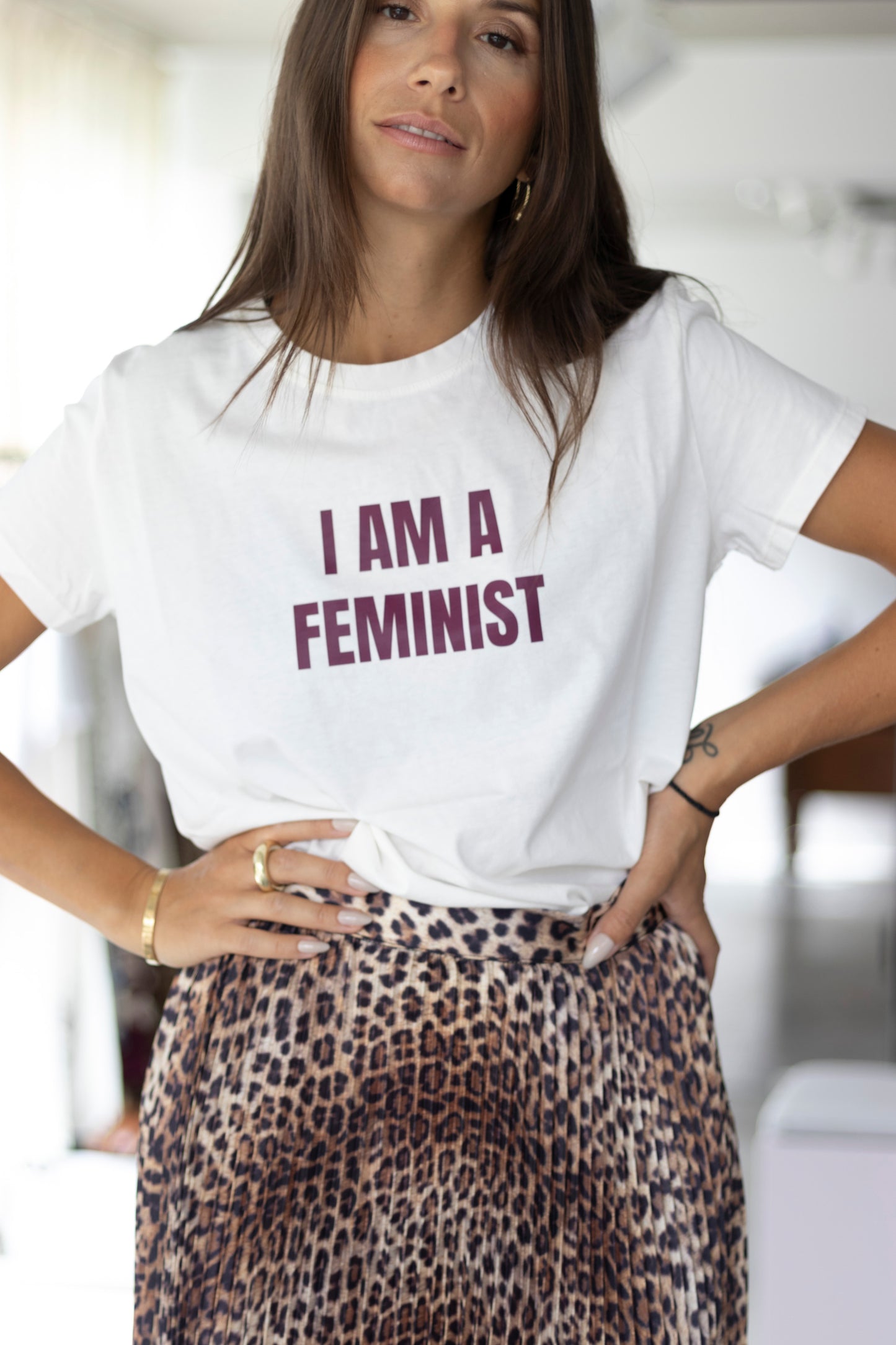 T-SHIRT "FEMINIST“