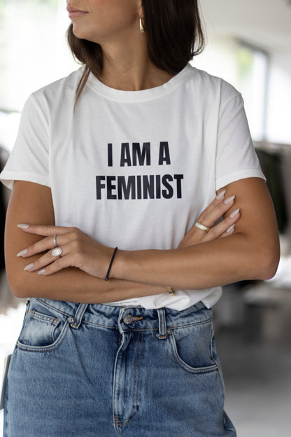 T-SHIRT "FEMINIST“