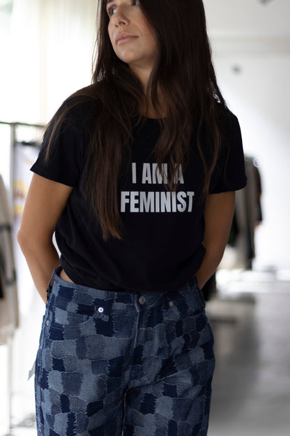 T-SHIRT "FEMINIST“