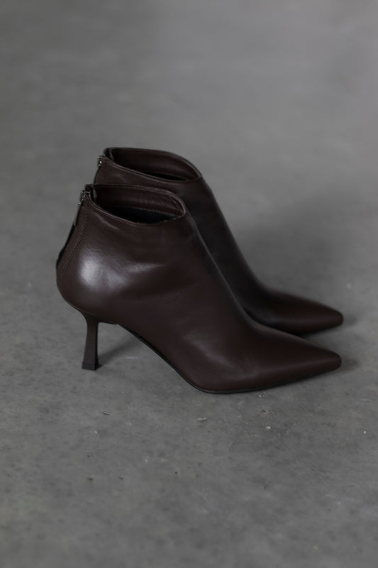 ANKLE BOOTS IN LEDER